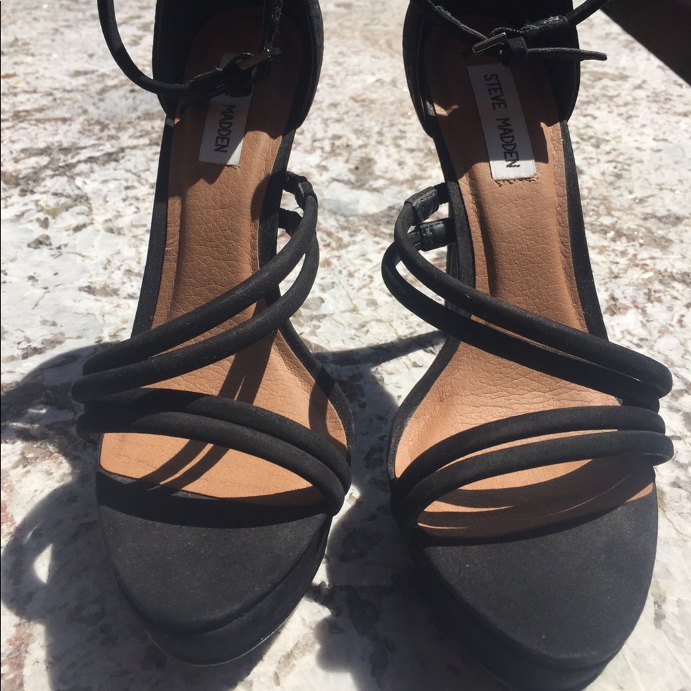 Never worn black leather Steve Madden heel size 10